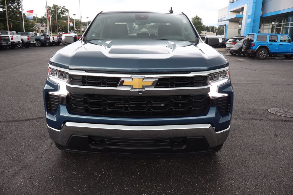 Used 2024 Chevrolet Silverado 1500 LT AWD/4WD image 23