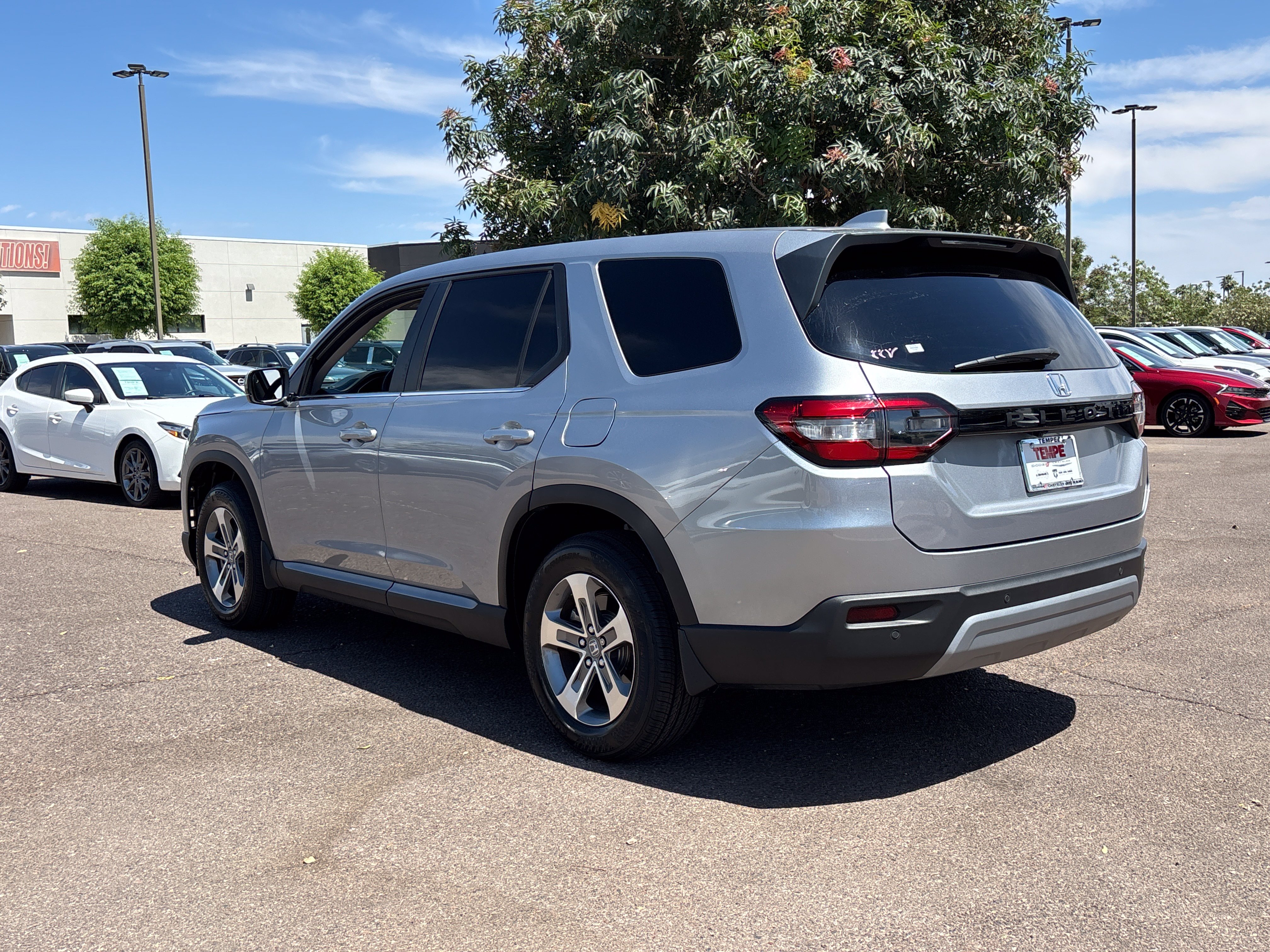 Used 2024 Honda Pilot EX-L image 4