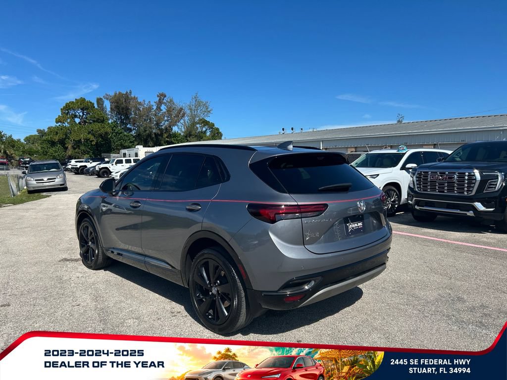 Used 2022 Buick Envision Essence w/ Technology Package II FWD image 5