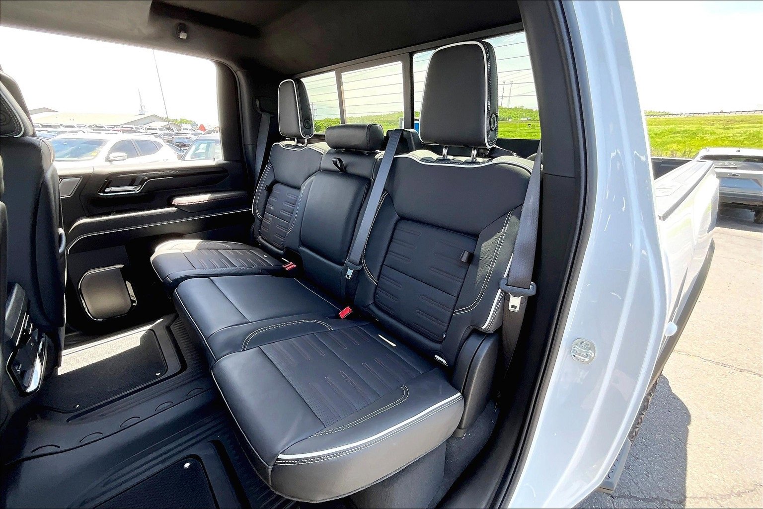 New 2025 GMC Sierra 2500 AT4X image 10