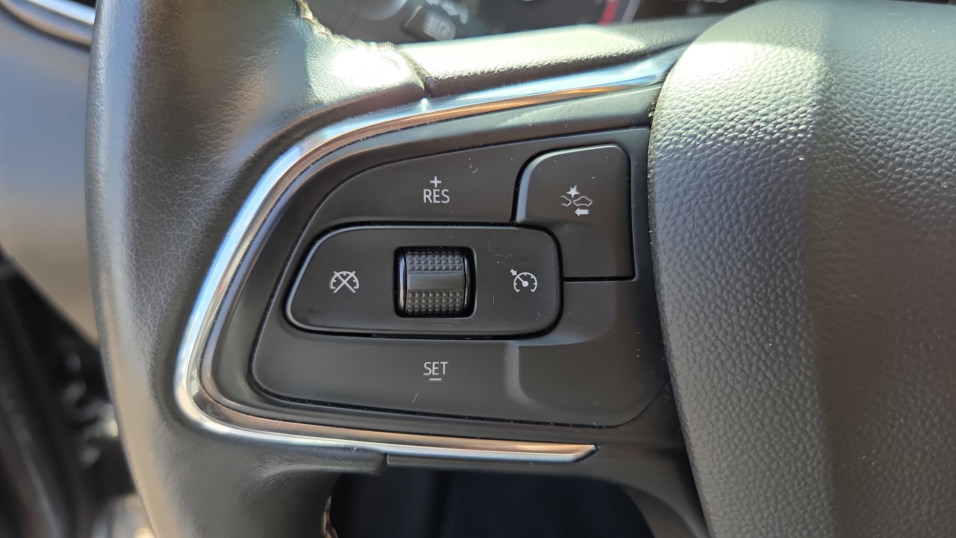 Certified 2023 Buick Encore GX Select w/ Sport Touring Package FWD image 24