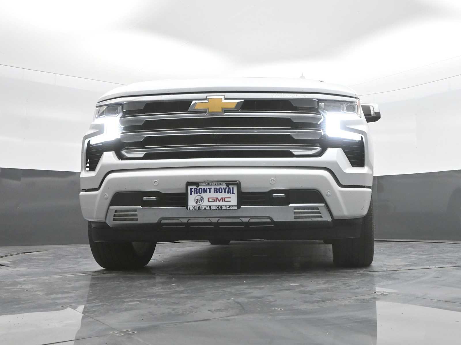 Used 2024 Chevrolet Silverado 1500 High Country w/ High Country Premium Package AWD/4WD image 40