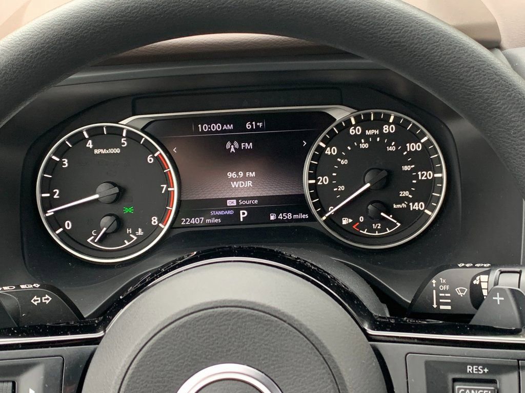 Used 2023 Nissan Rogue SV image 9