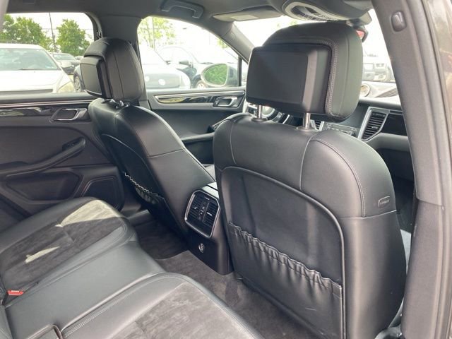 Used 2018 Porsche Macan image 23