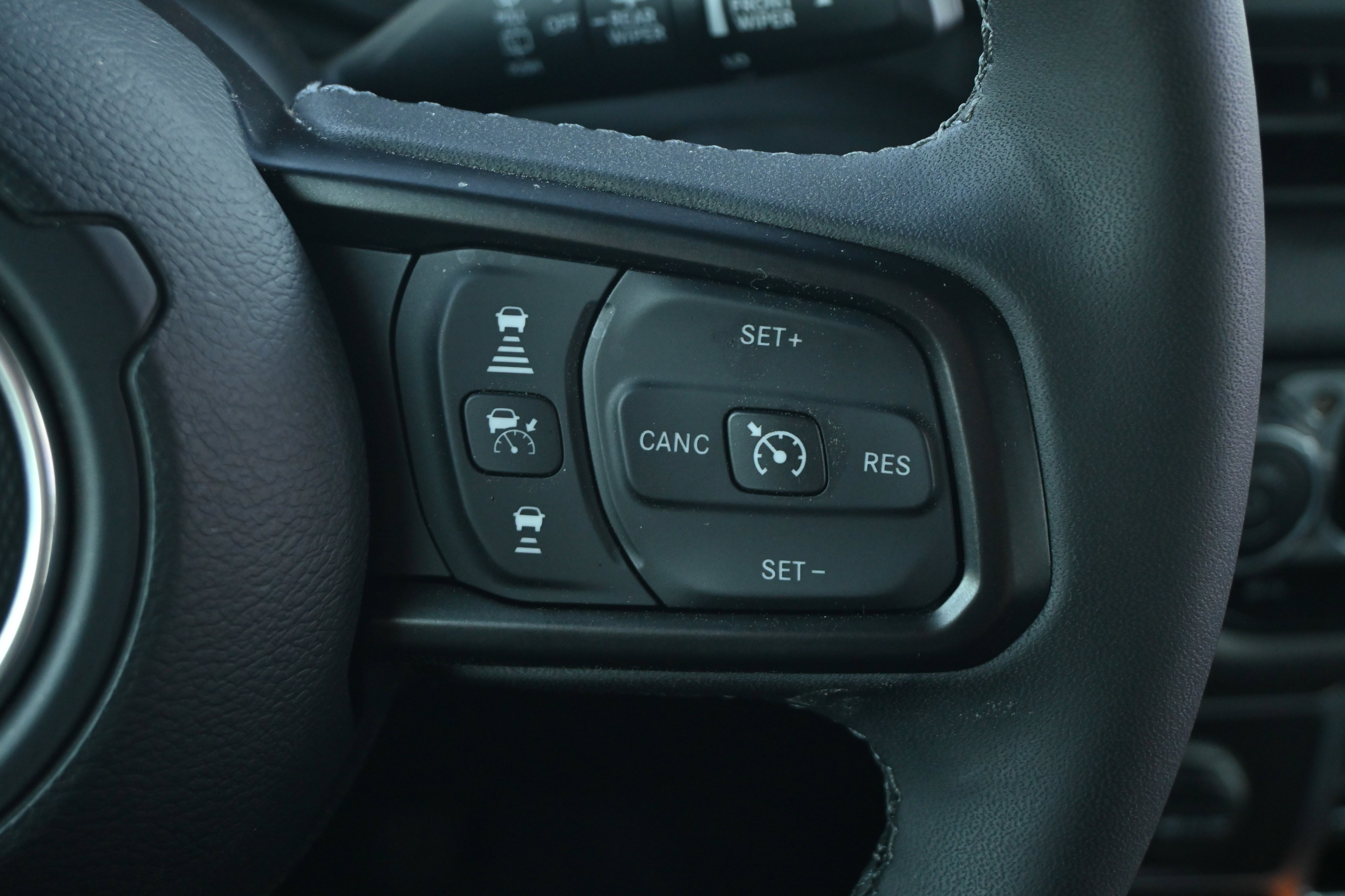 Used 2025 Jeep Wrangler Sport S image 32