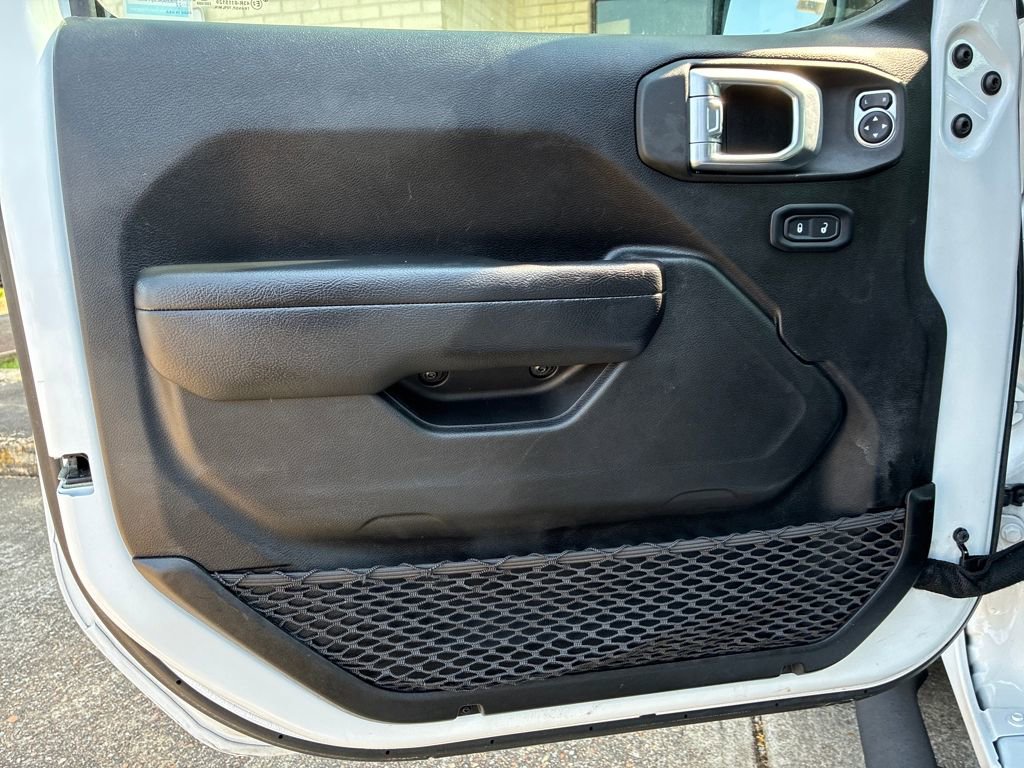 Used 2022 Jeep Gladiator Sport image 11