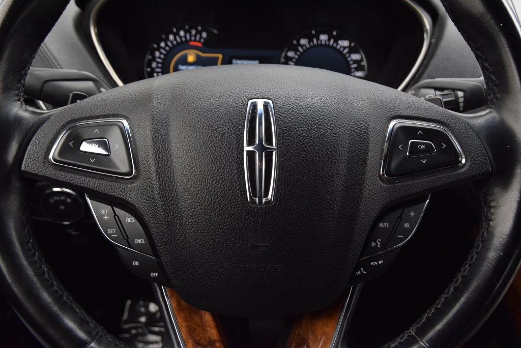 Used 2018 Lincoln MKX Select w/ Select Plus Package FWD image 22