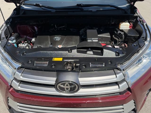 Used 2017 Toyota Highlander XLE AWD/4WD image 10