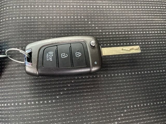 Used 2020 Hyundai Venue SE image 26