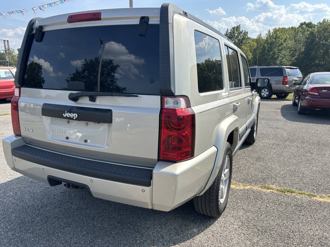 Used 2008 Jeep Commander Sport AWD/4WD image 17