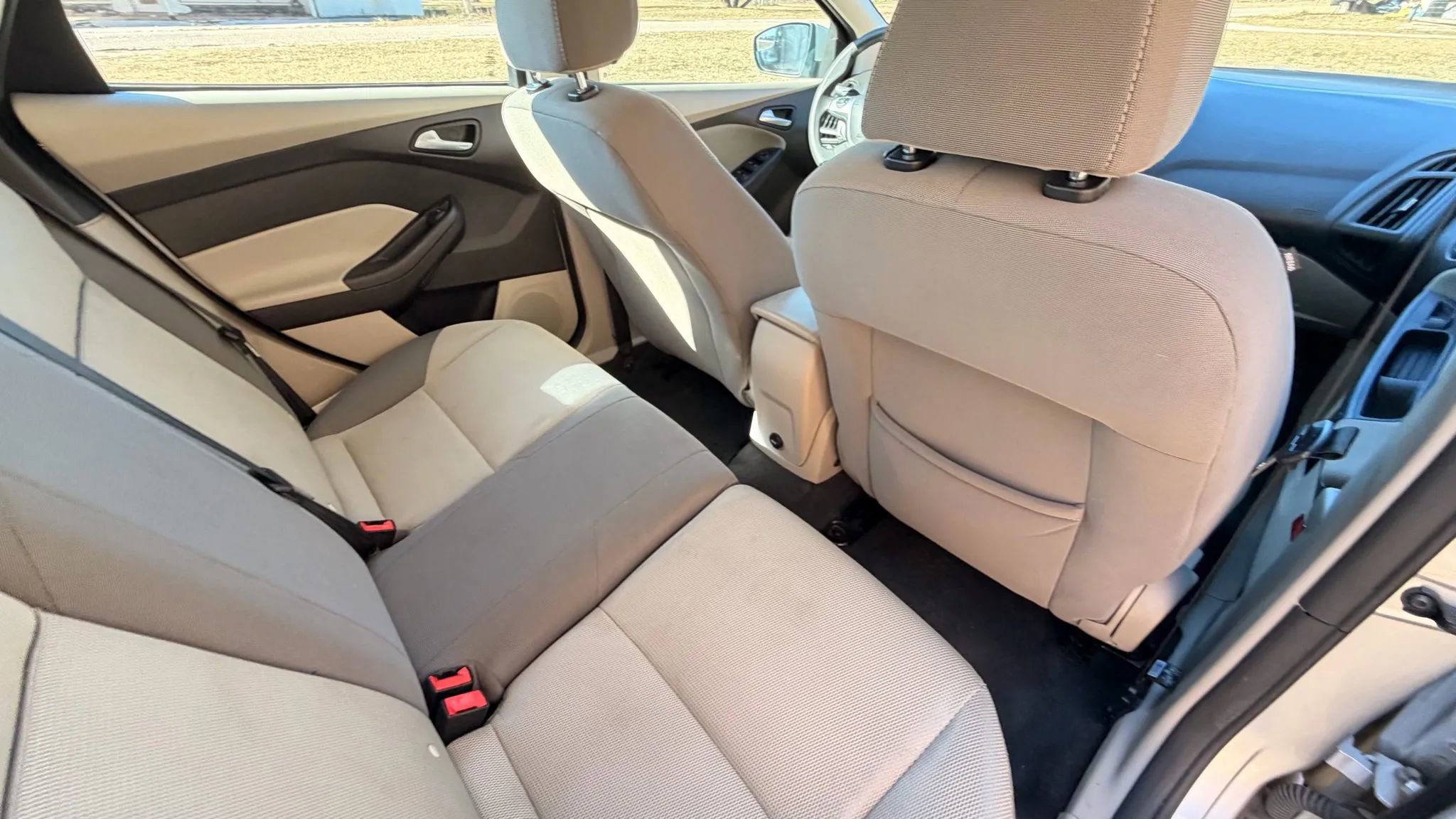 Used 2012 Ford Focus SE image 28