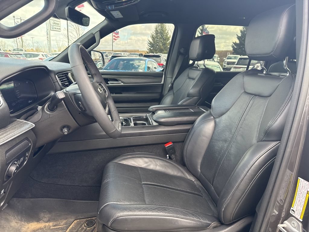 Used 2023 Jeep Wagoneer Series II w/ Flexible Seating Group AWD/4WD image 14