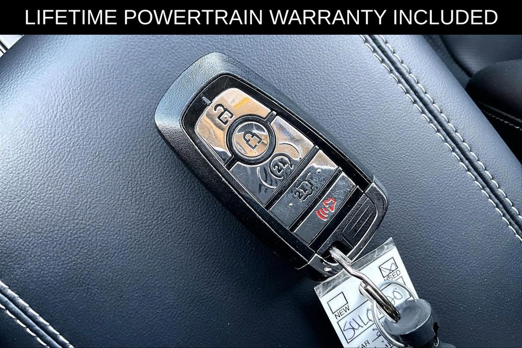 Used 2025 Lincoln Corsair Premiere w/ Equipment Group 101A image 13