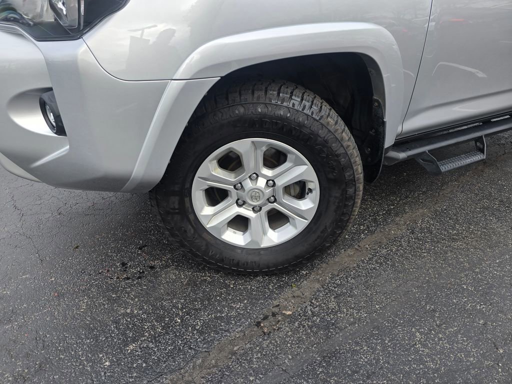 Certified 2022 Toyota 4Runner SR5 Premium AWD/4WD image 2