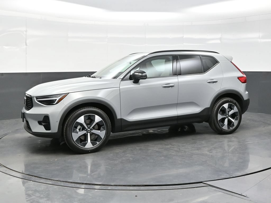 New 2026 Volvo XC40 B5 Plus w/ Protection Package Premier AWD/4WD image 3