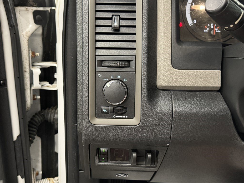 Used 2012 RAM 3500 ST w/ Chrome Appearance Group AWD/4WD image 32