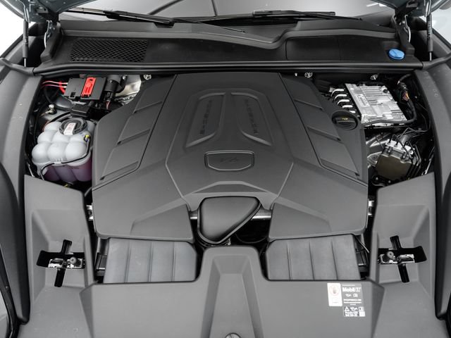 Certified 2025 Porsche Cayenne AWD/4WD image 26