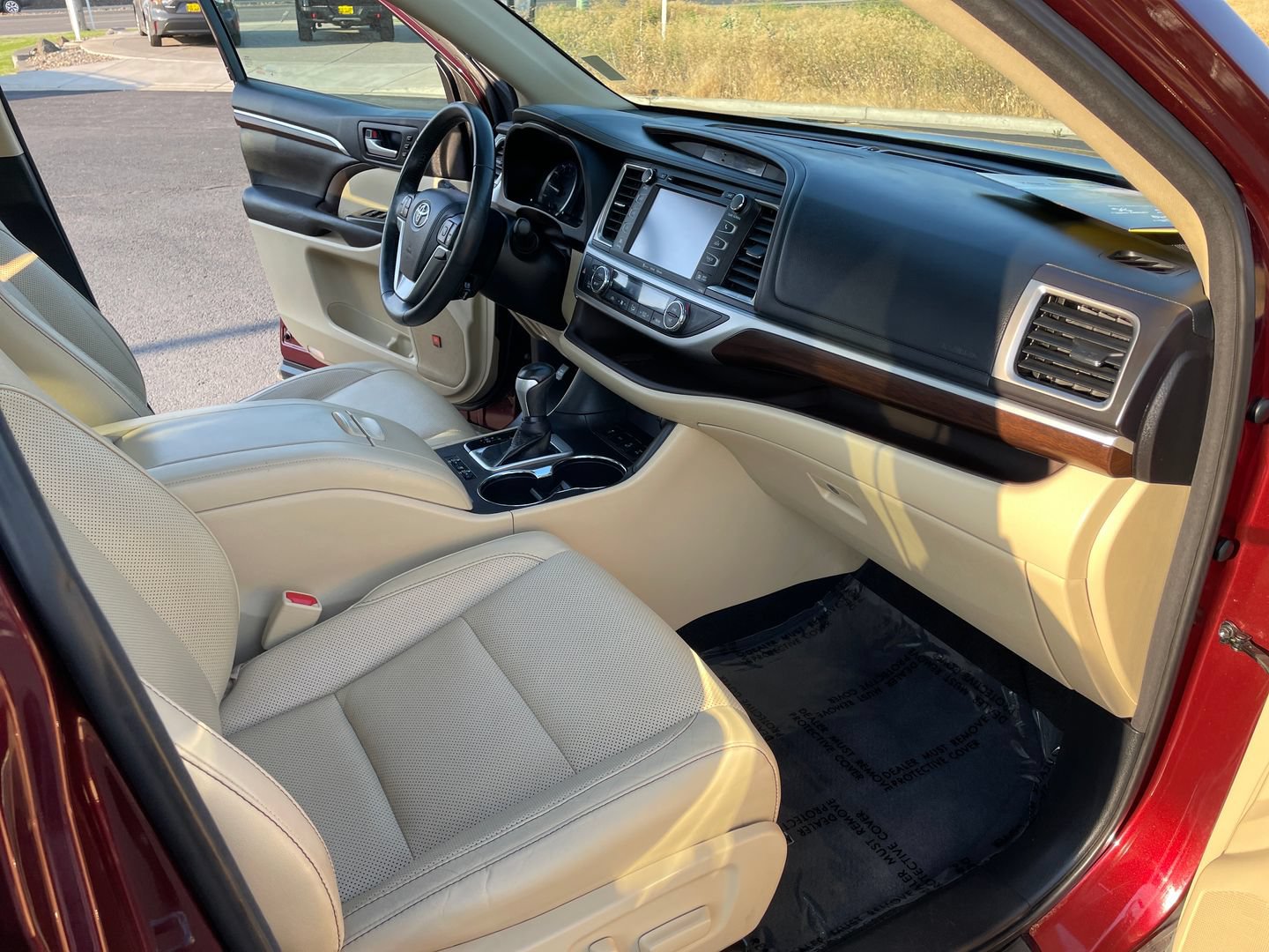 Certified 2016 Toyota Highlander Limited Platinum AWD/4WD image 11