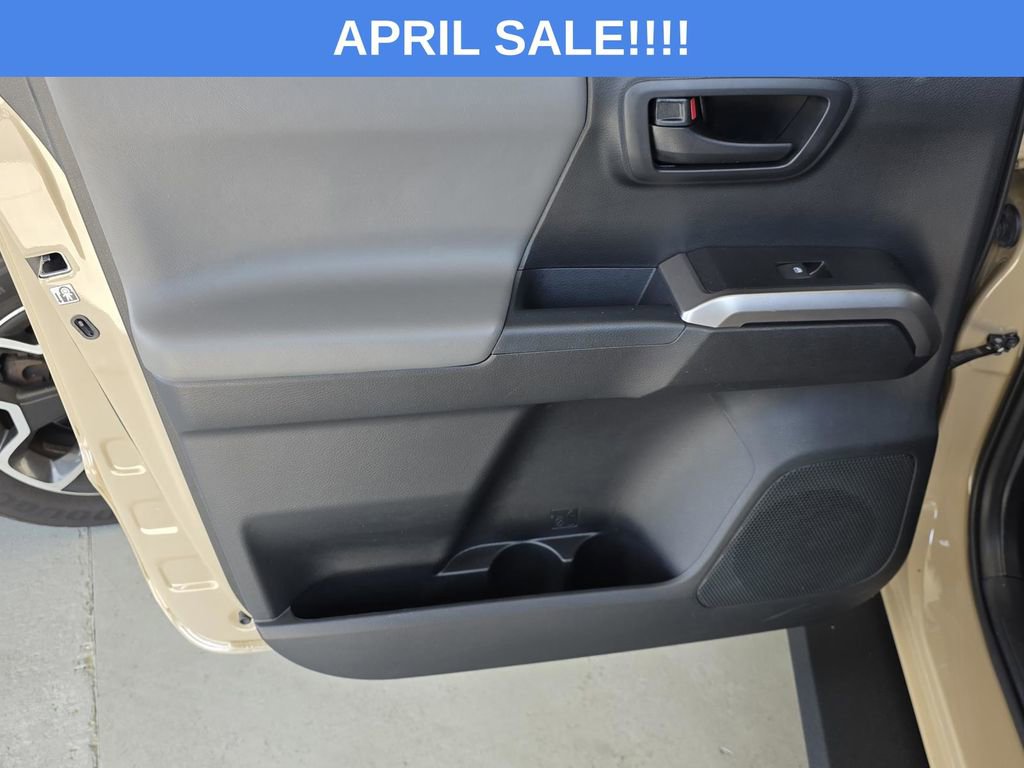 Used 2017 Toyota Tacoma SR5 w/ Tow Package RWD image 30