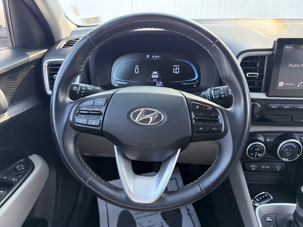 Used 2024 Hyundai Venue SEL image 17