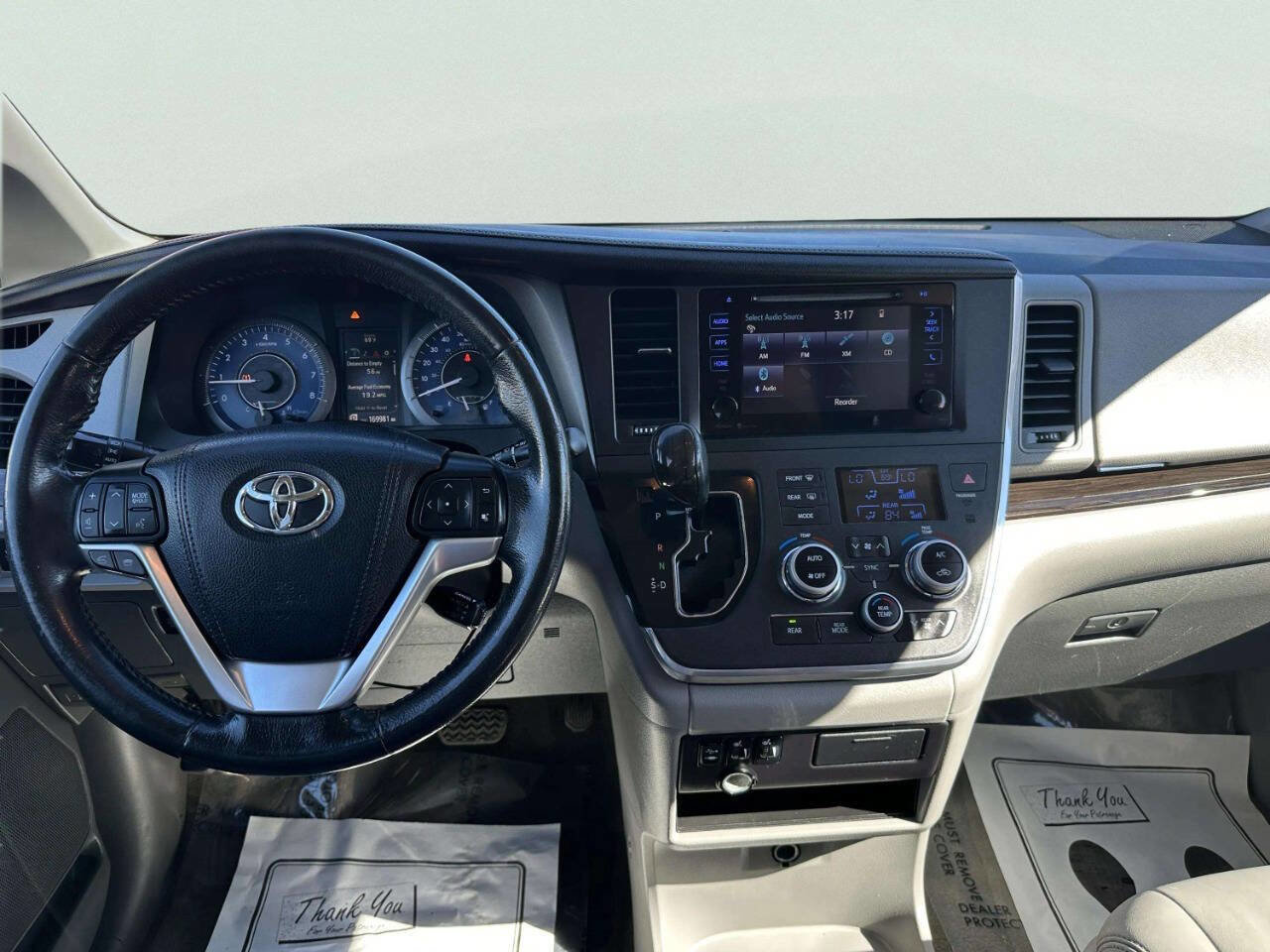 Used 2015 Toyota Sienna XLE image 19