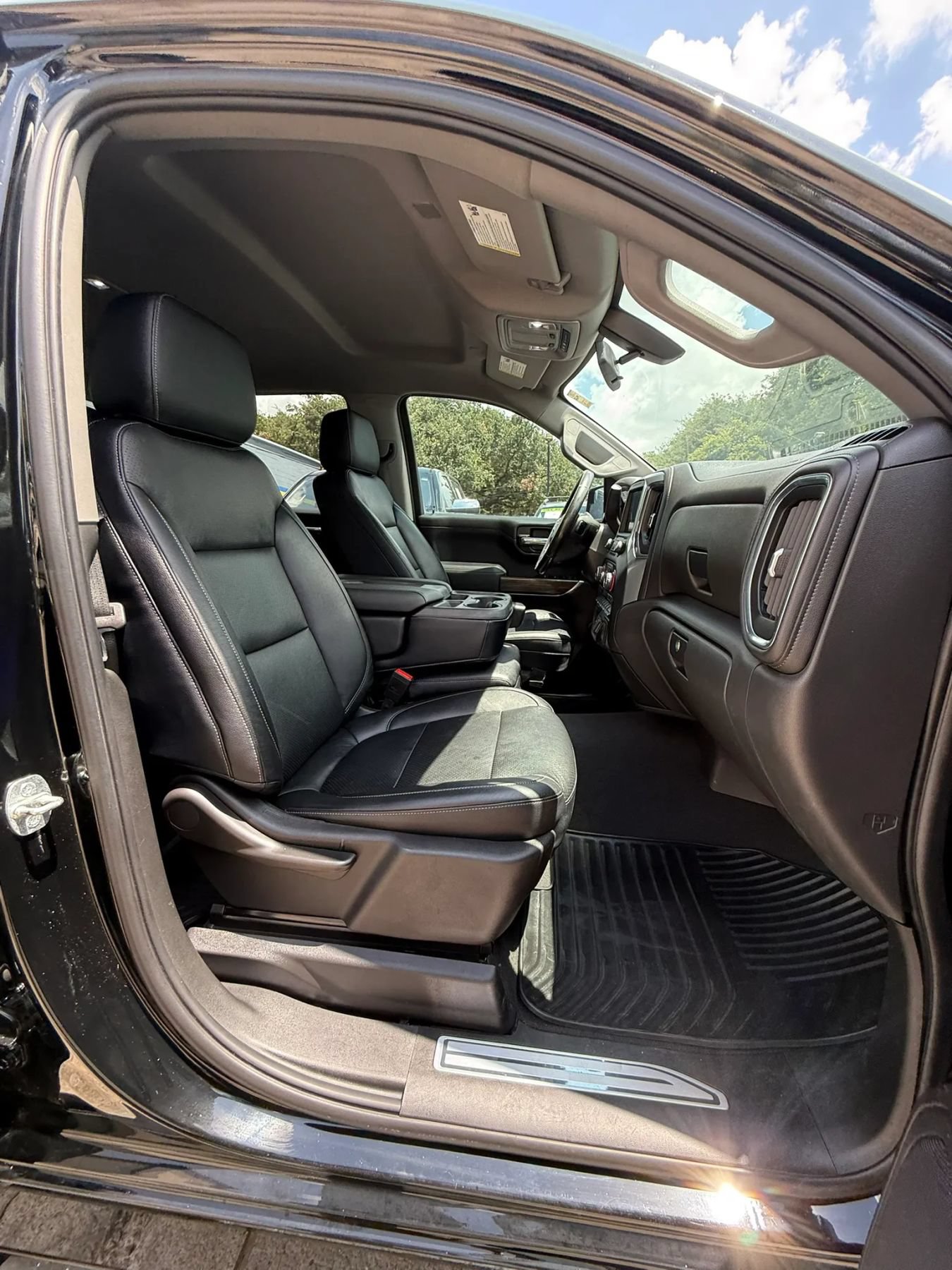 Used 2021 Chevrolet Silverado 1500 LT RWD image 13