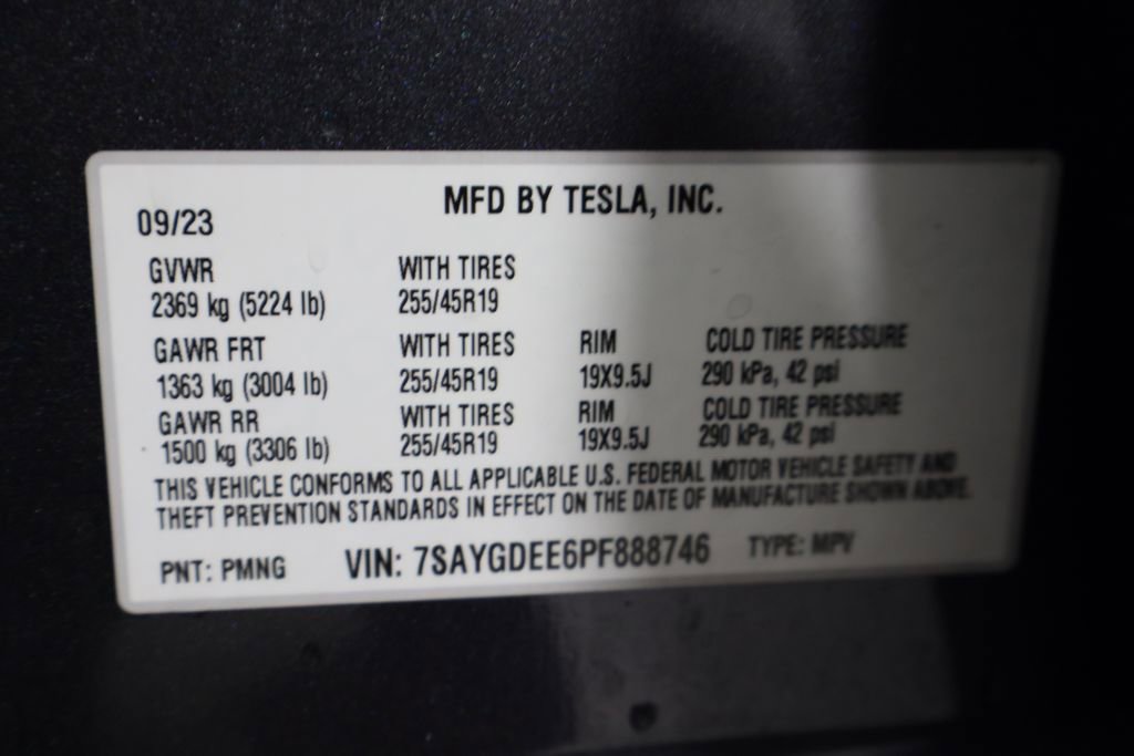 Used 2023 Tesla Model Y Long Range image 38