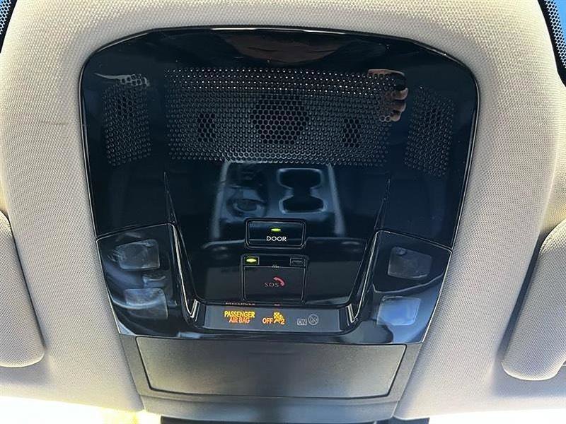 Used 2024 Lexus RZ 300e Premium w/ Accessory Package (Z1) image 39