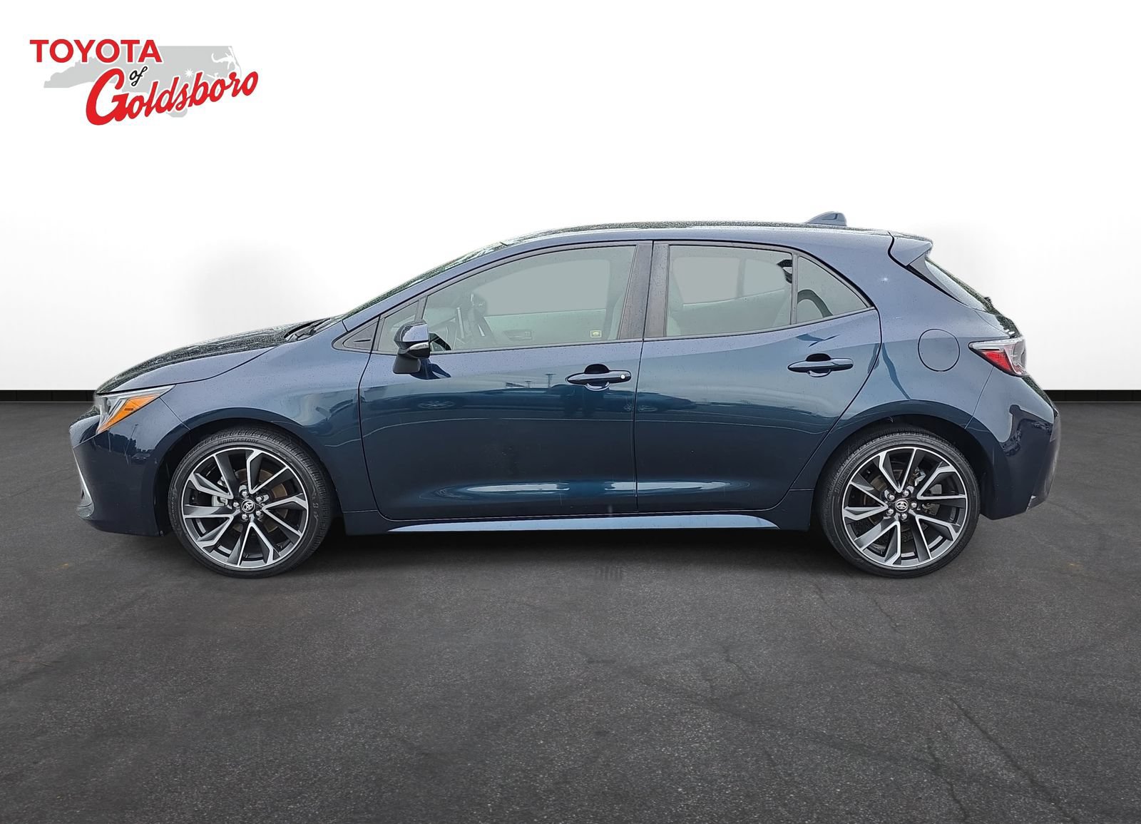 Used 2021 Toyota Corolla XSE FWD image 8