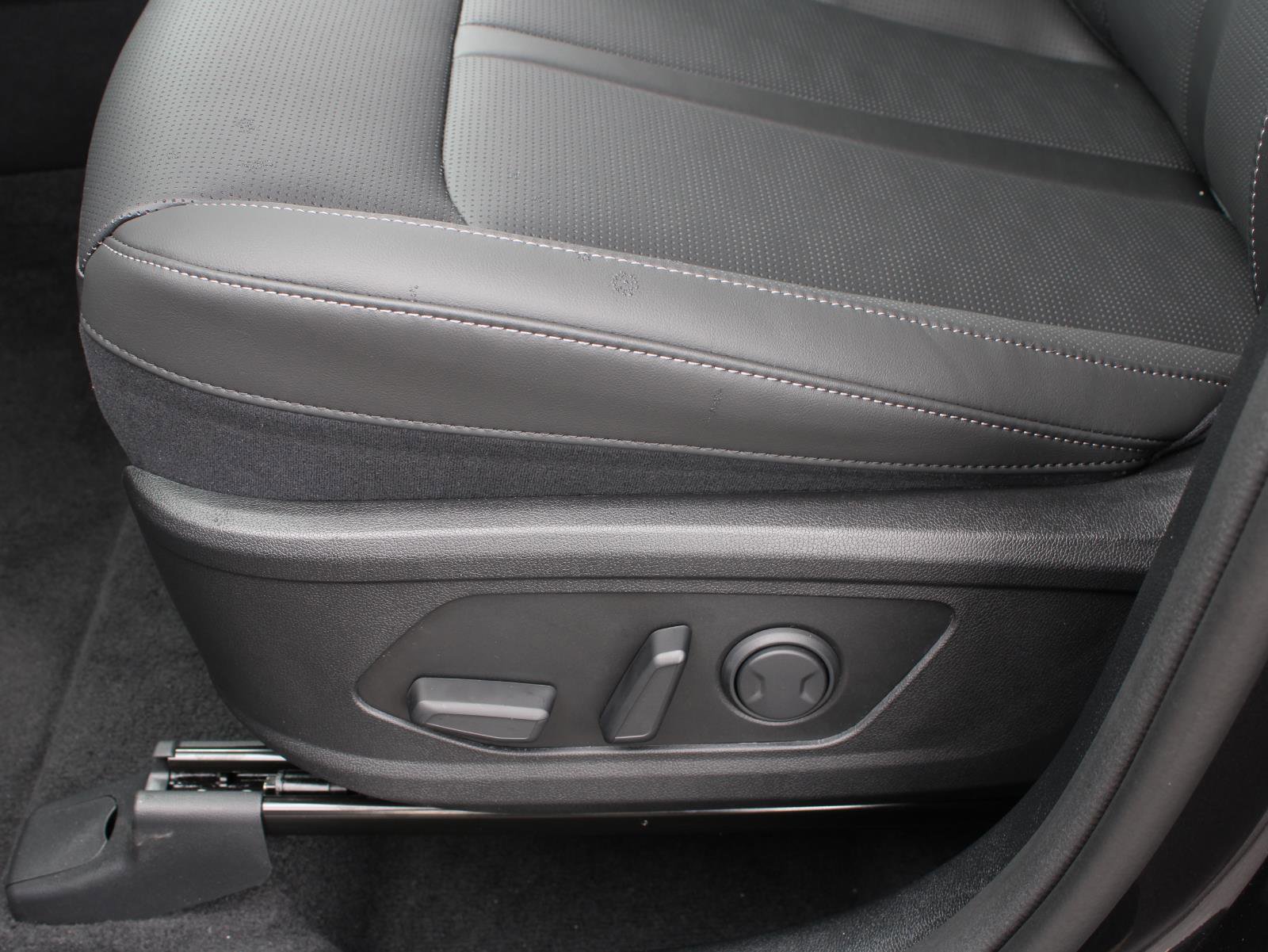 New 2026 Kia Sorento EX image 18