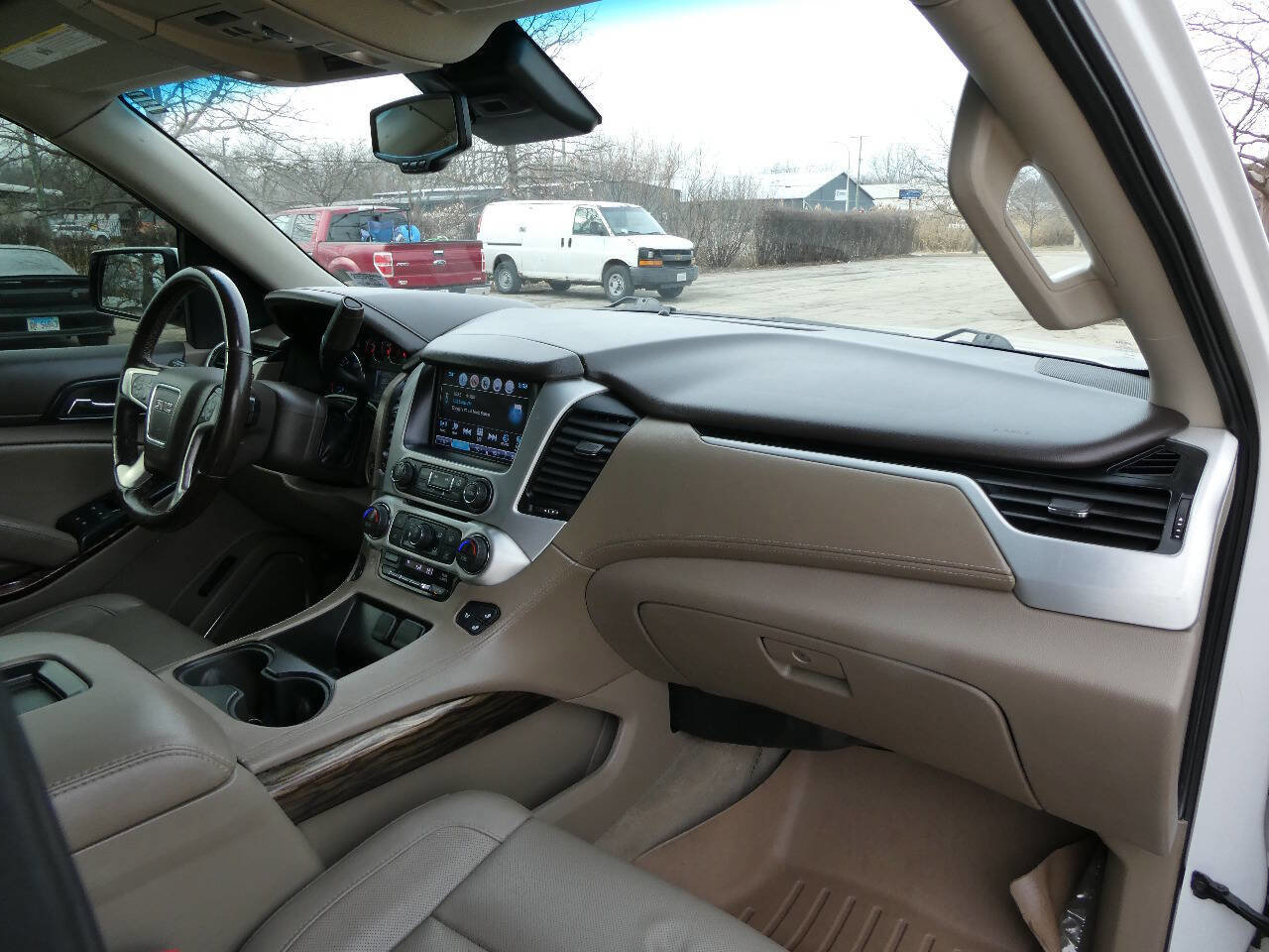 Used 2019 GMC Yukon XL SLT w/ Premium Edition AWD/4WD image 33