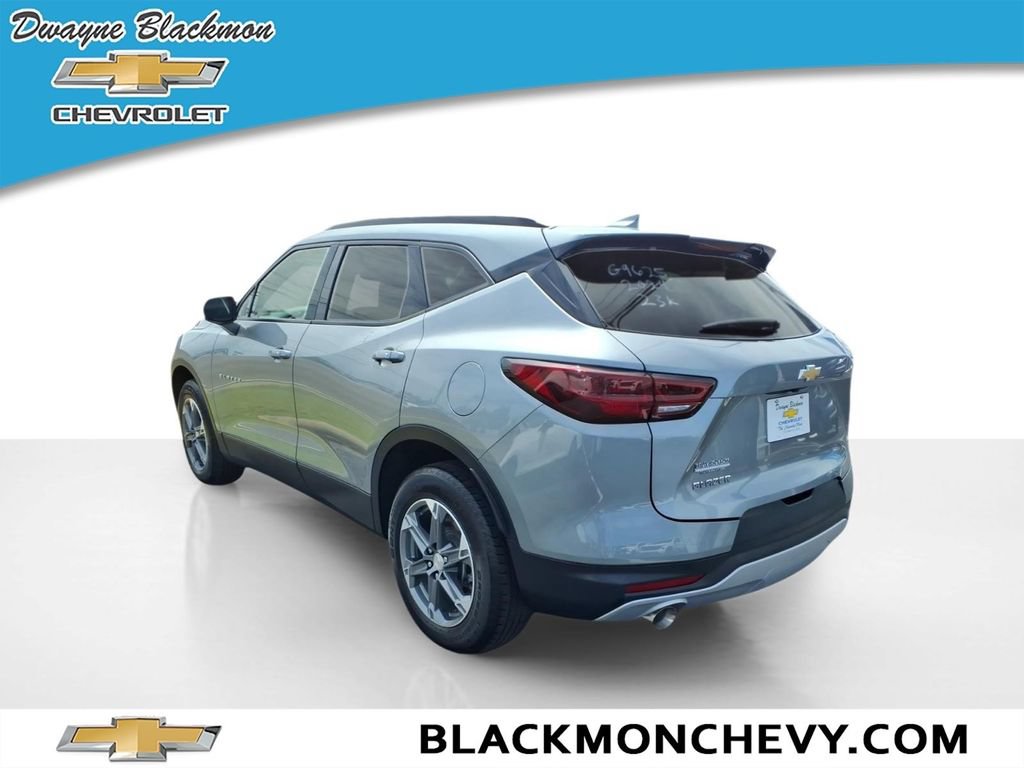 Used 2024 Chevrolet Blazer LT w/ Convenience Package FWD image 4