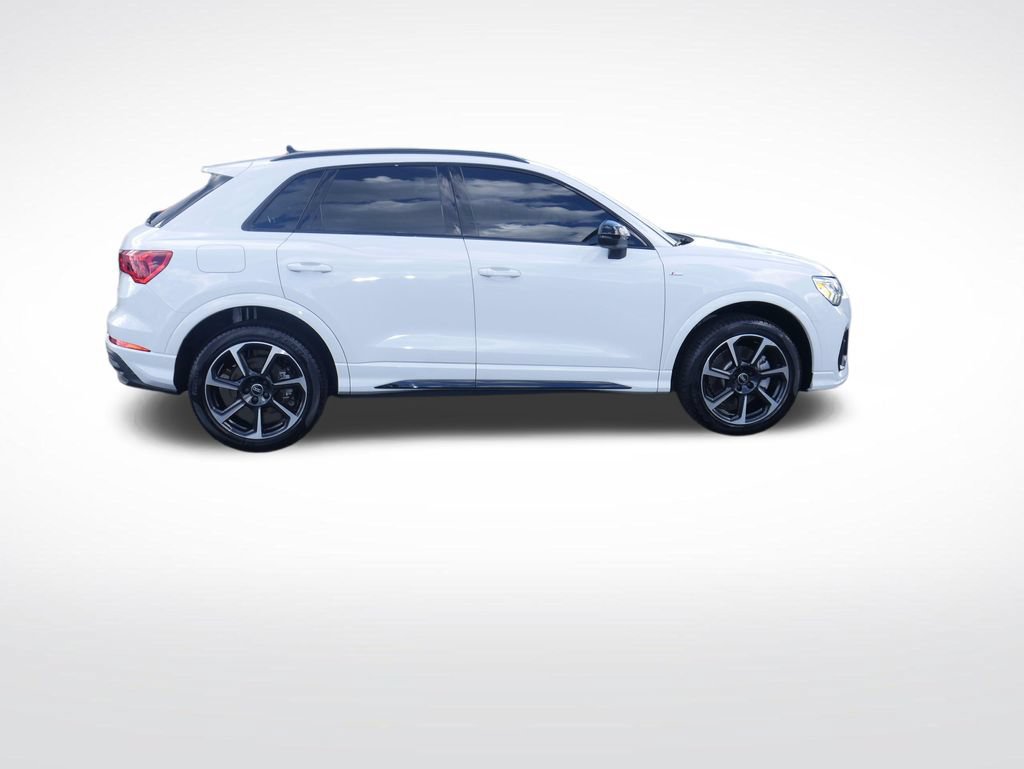 Certified 2025 Audi Q3 2.0T Premium Plus AWD/4WD image 9