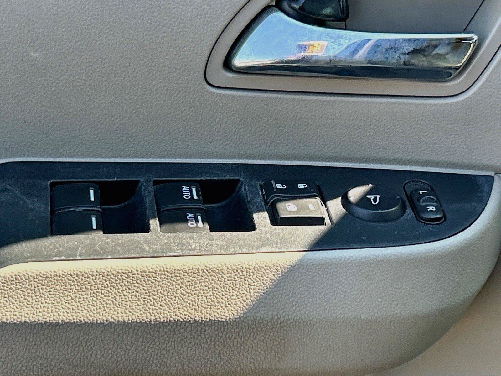 Used 2015 Honda Odyssey Touring image 25