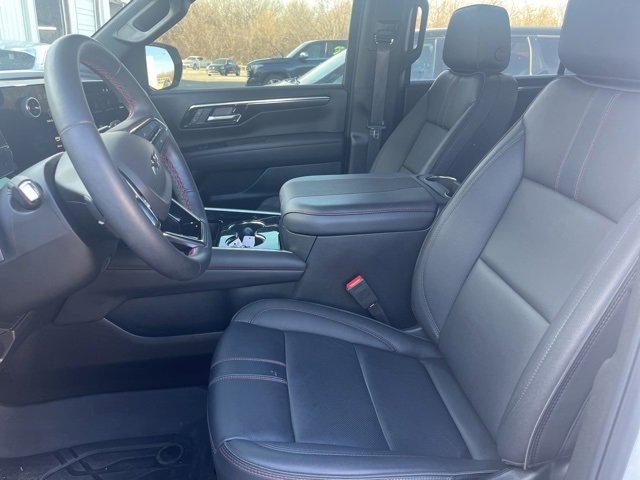 Used 2025 Chevrolet Suburban RST w/ Comfort Package image 10