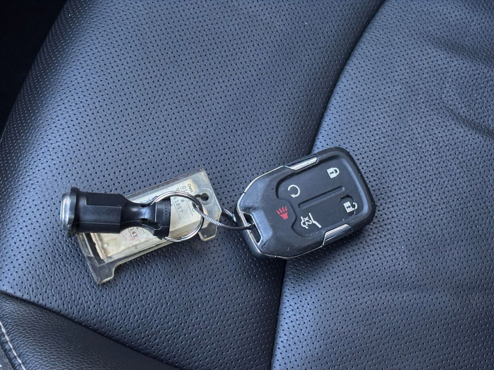 Used 2024 GMC Terrain SLT image 27