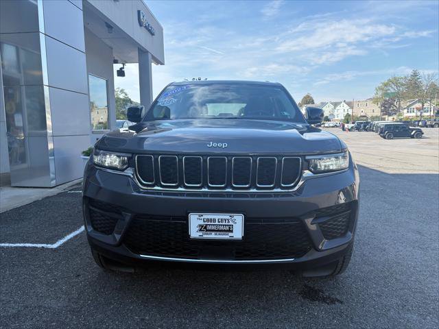 Certified 2023 Jeep Grand Cherokee Laredo X AWD/4WD image 4