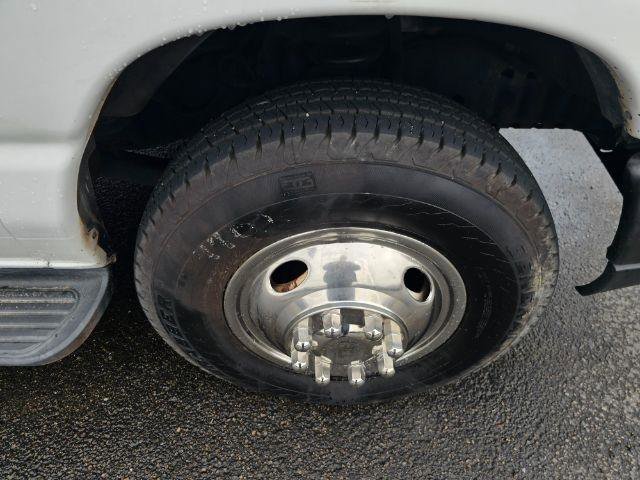 Used 2012 Ford E-450 and Econoline 450 Super Duty image 34