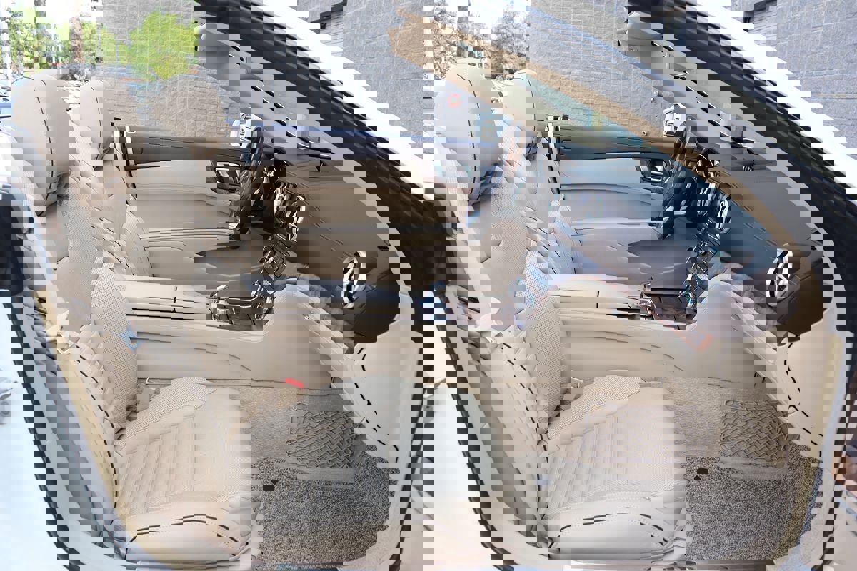 Used 2017 Mercedes-Benz SL 550 w/ Driver Assistance Package image 30