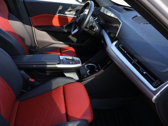 Used 2024 BMW X1 xDrive28i w/ Premium Package image 11