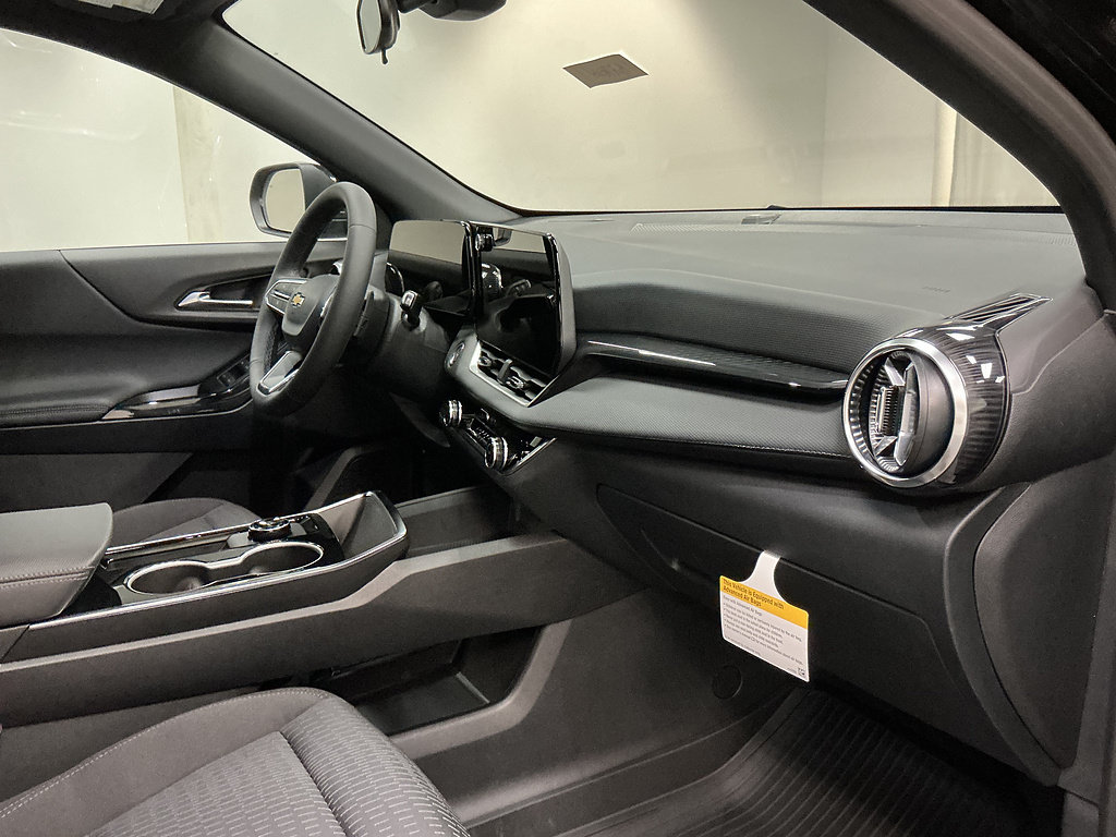 New 2027 Chevrolet Equinox LT w/ LPO, Floor Liner Package AWD/4WD image 34