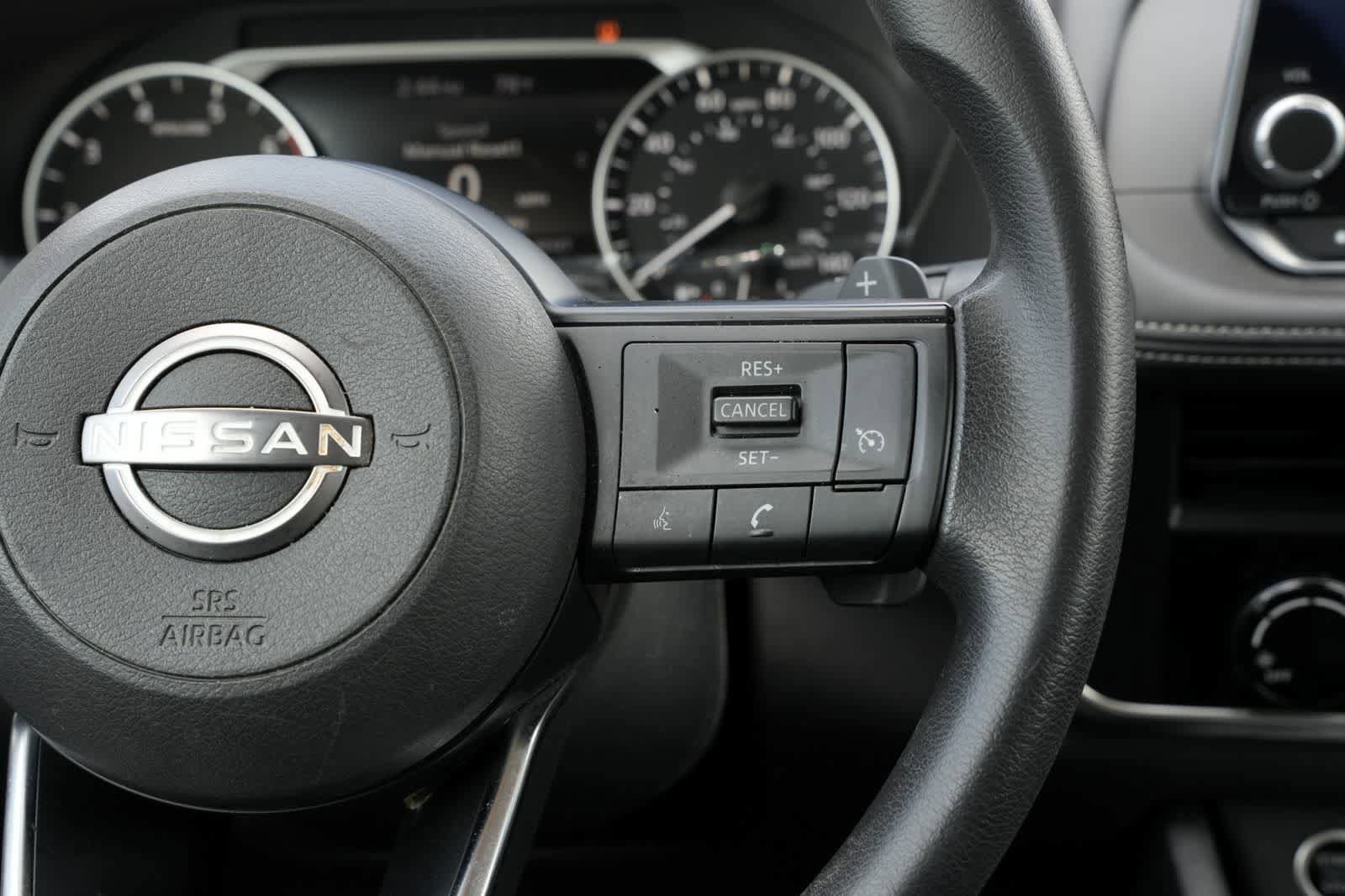 Used 2023 Nissan Rogue S FWD image 11