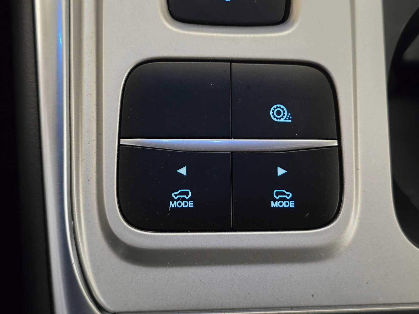 Used 2022 Ford Explorer Limited w/ Hybrid Equipment Group 310A RWD image 34
