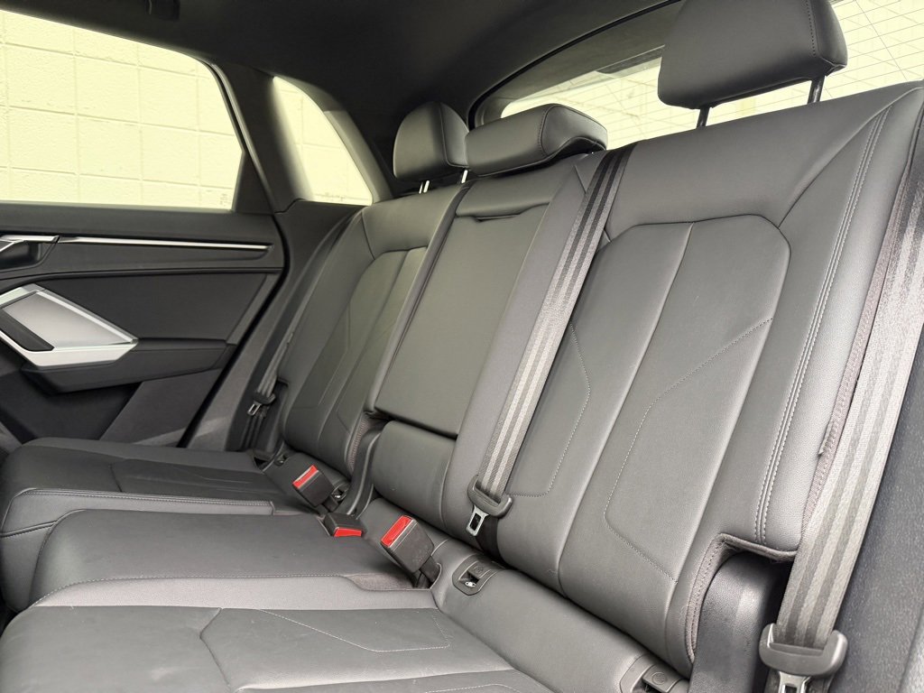 Used 2022 Audi Q3 2.0T Premium image 34