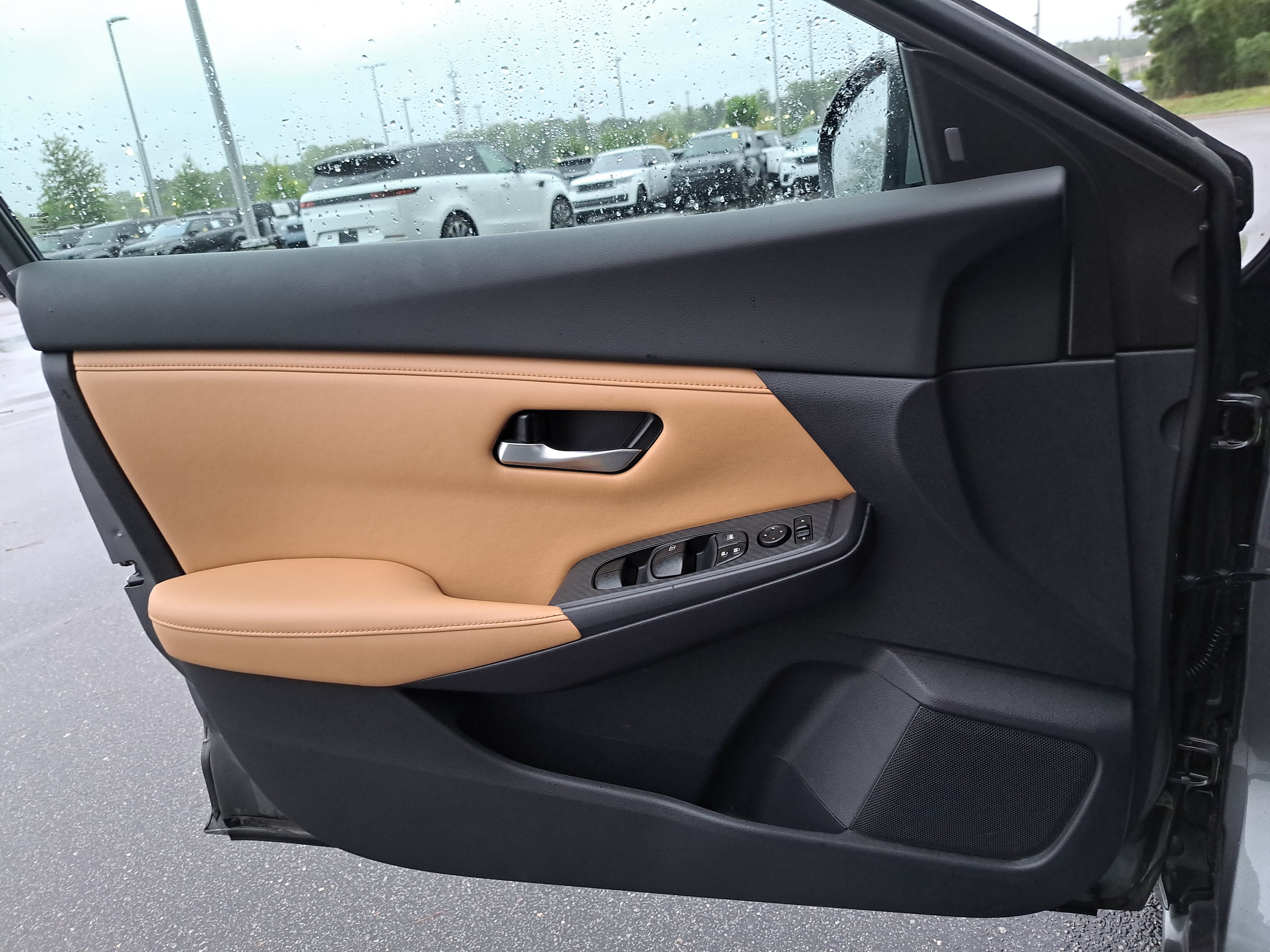 Used 2021 Nissan Sentra SV w/ SV Premium Package FWD image 24