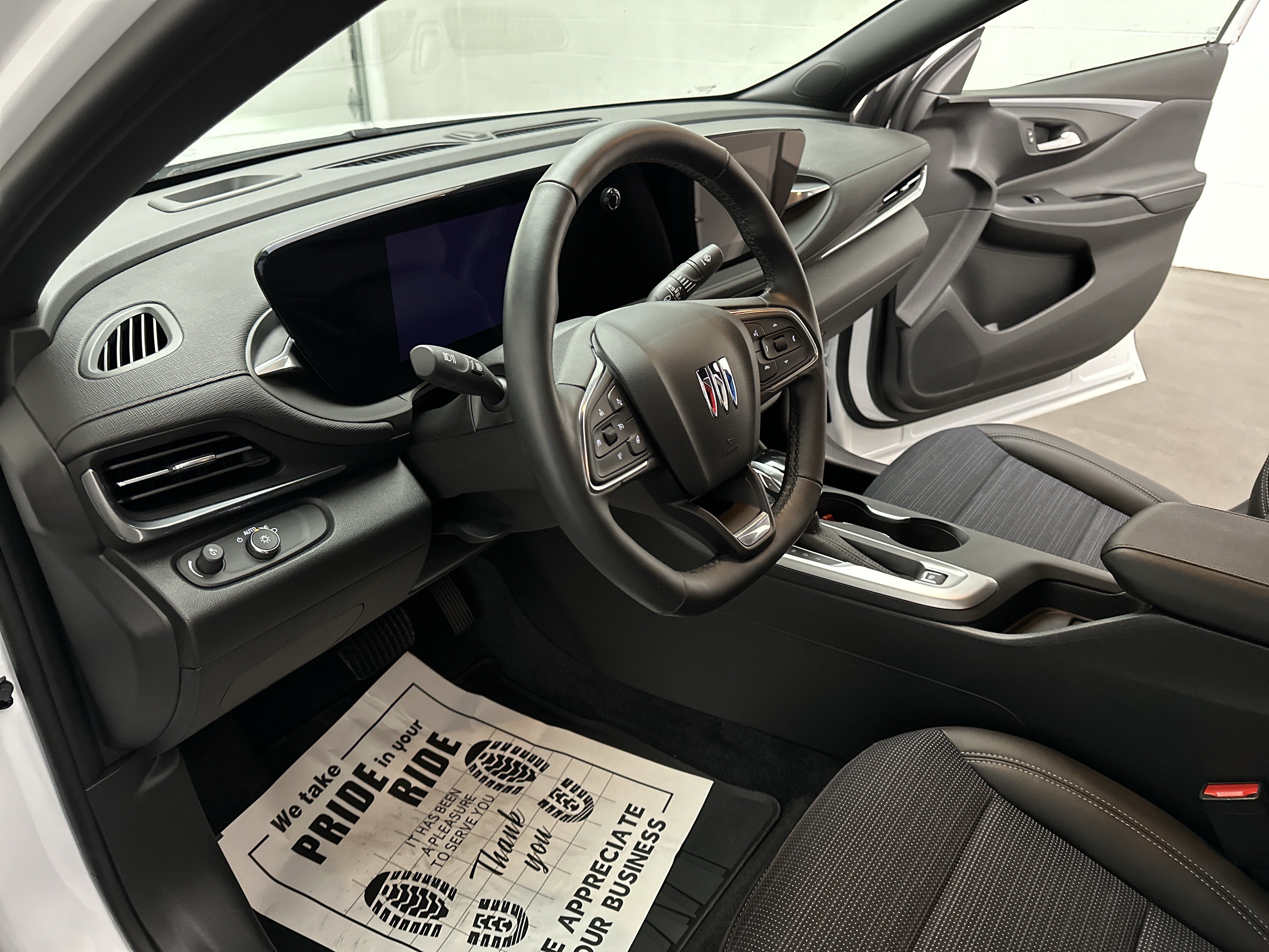 Used 2024 Buick Envista Preferred w/ Convenience I Package FWD image 11