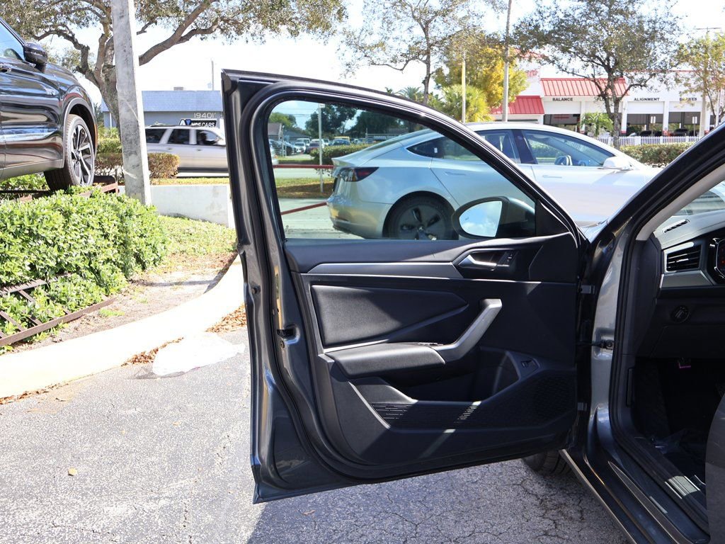 Used 2019 Volkswagen Jetta S w/ Driver Assistance Package image 18