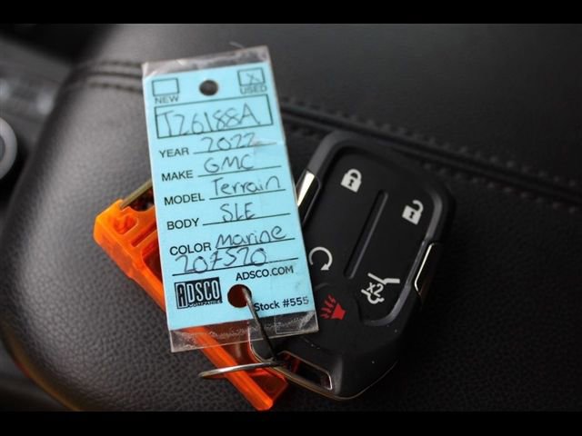 Used 2022 GMC Terrain SLE w/ Driver Convenience Package FWD image 32