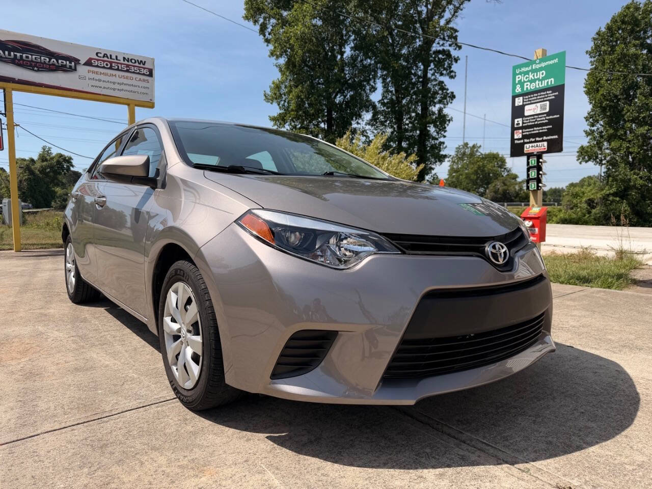Used 2014 Toyota Corolla LE FWD image 3