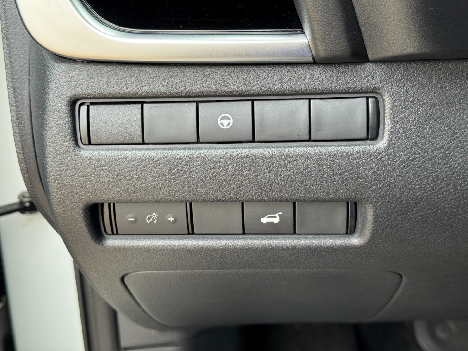 Used 2023 Nissan Rogue SL w/ SL Premium Package FWD image 18